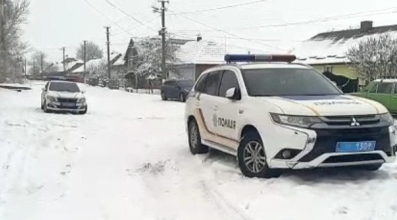 На Львовщине мужчина зарезал беременную жену и хотел покончить с собой