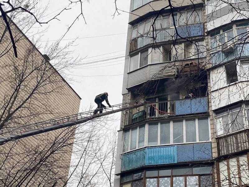 У Києві спалахнула багатоповерхівка: є жертви
