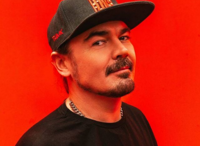 Олег 'Фагот' Михайлюта показал полное фронтальное обнажение в сауне