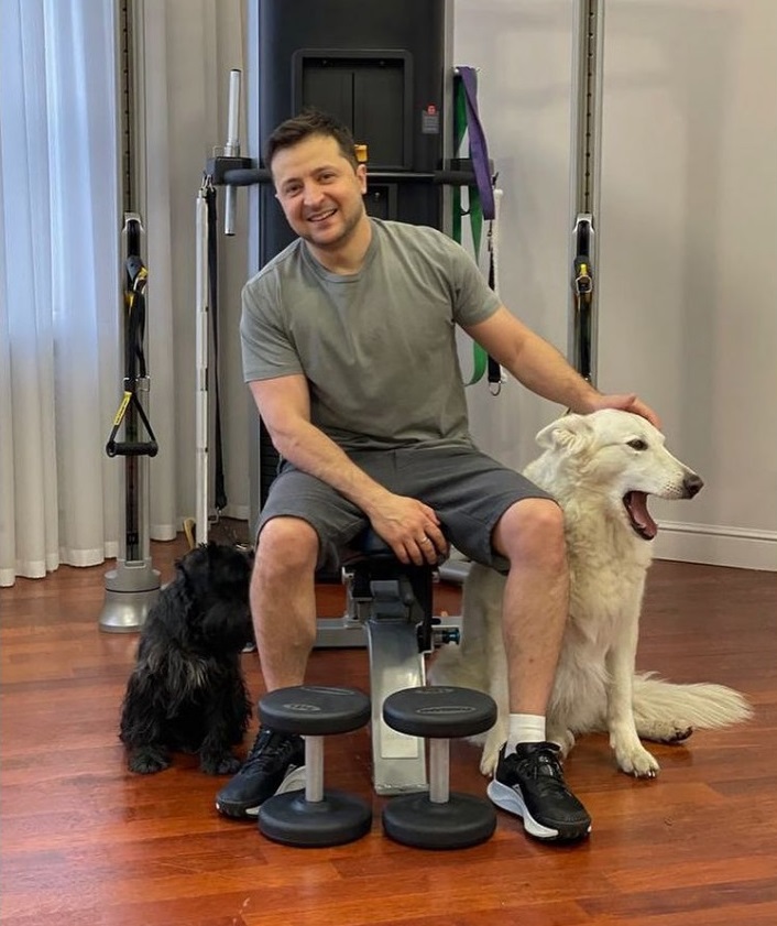 'Петя спить': Зеленський заінтригував першим фото в 2022 році