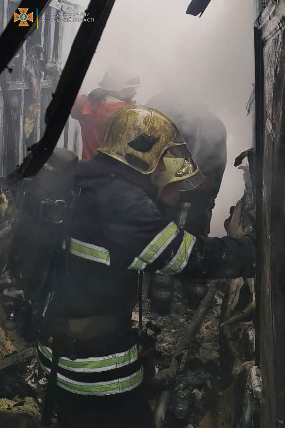 В Вышгороде под Киевом загорелся гостиничный комплекс