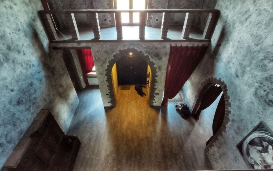 Під Києвом продають замок в готичному стилі: йому ніколи не буде потрібен ремонт - фото