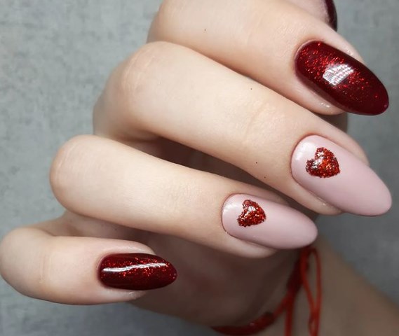 Манікюр на День Валентина 2022