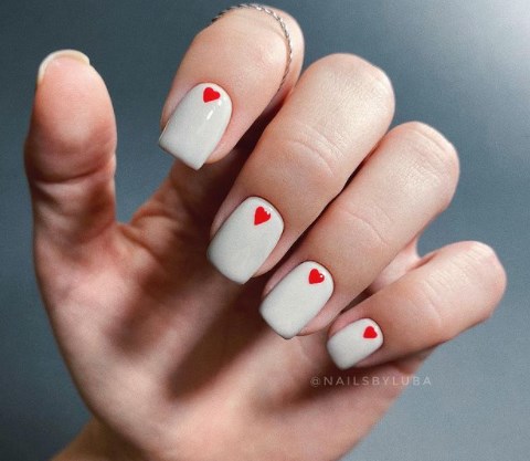 Манікюр на День Валентина 2022