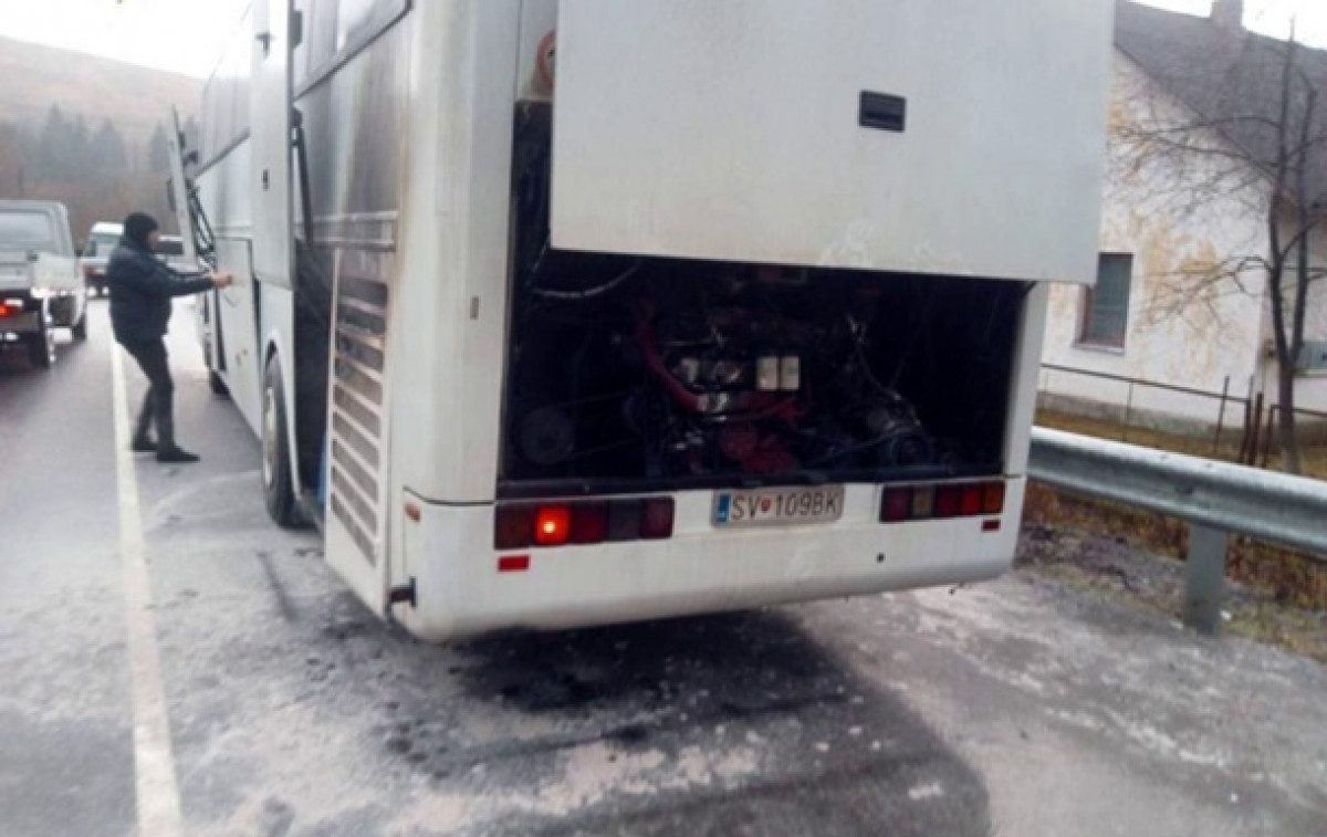 На Закарпатье вспыхнул иностранный автобус с 50 туристами