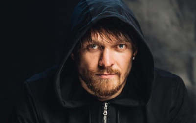 Олександр Усик показав рідкісне фото з 12-річною дочкою - вона 'рознесла' батька в пух і прах Олександр Усик показав рідкісне фото з 12-річною дочкою - вона 'рознесла' батька в пух і прах