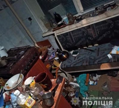 Полная антисанитария и чужой дядя: в Запорожье умерла 4-месячная девочка, ее мать разыскивают