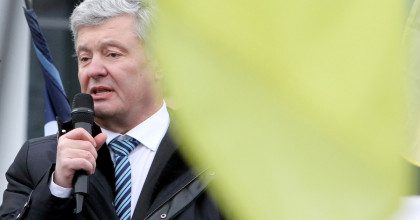 Кремль радуется заявлениям Порошенко о проведении выборов - Гладких