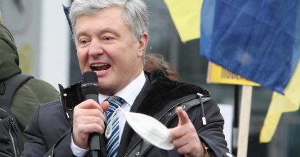 Недоверие к Порошенко - 75%, он опередил Арестовича - социсследование