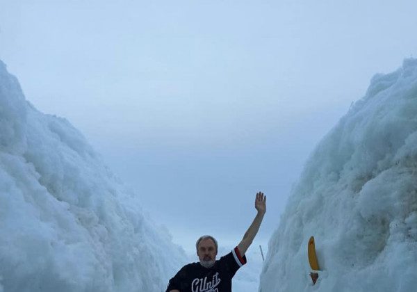 Рекордні за 20 років опади засипали станцію Академік Вернадський триметровим шаром снігу-фото