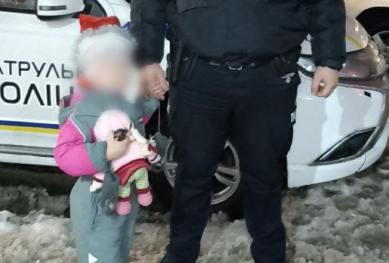 Отдала неизвестному мужчине: харьковчанка вернулась с прогулки без 3-летней дочки