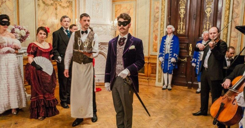 Артур Логай розкрив подробиці зйомок комедійного серіалу від Студії Квартал 95 Дім Бобринських