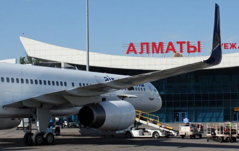 Антитерористична операція в Алмати: звільнено аеропорт, загинули військові