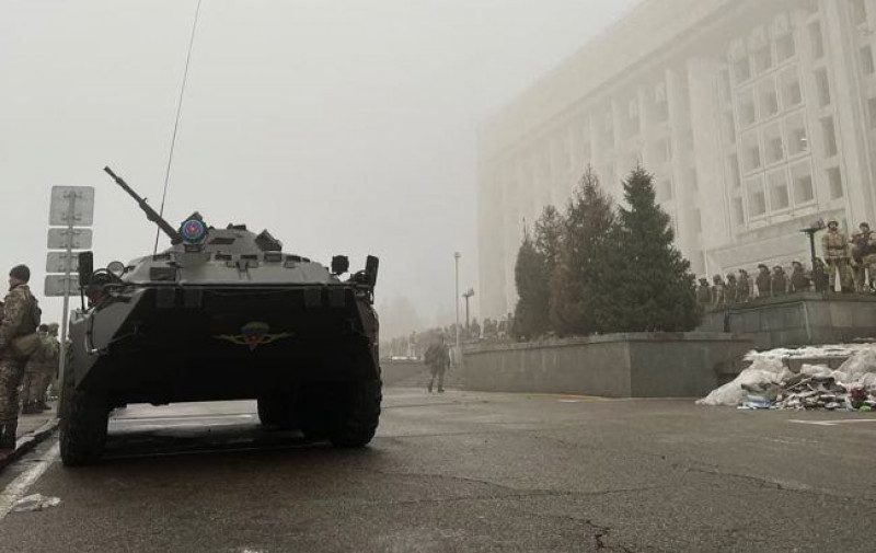 В Алматы начинается "масштабная зачистка", людей предупреждают об опасности