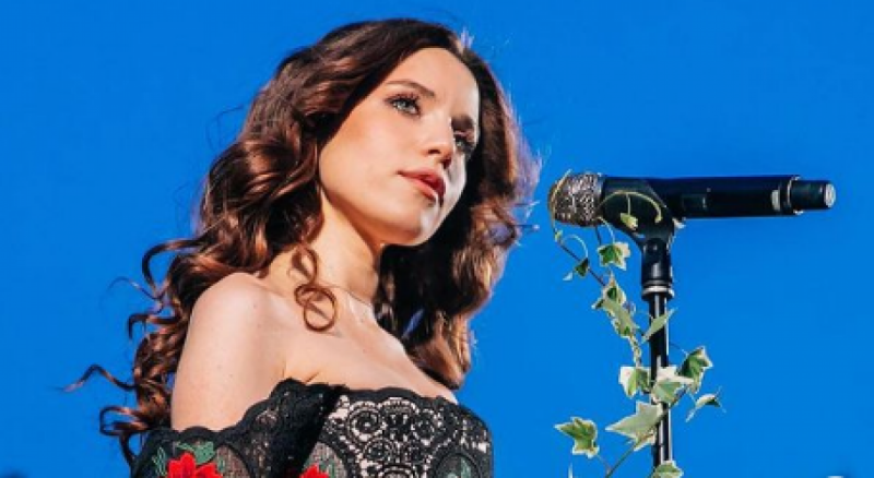 Протеже Вакарчука Кристина Соловий показала крепкий пресс и идеальные ножки в купальнике