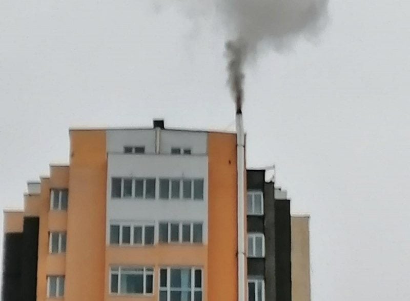 Отопление многоэтажек дровами и дикие платежки: что происходит в скандальных недостроях