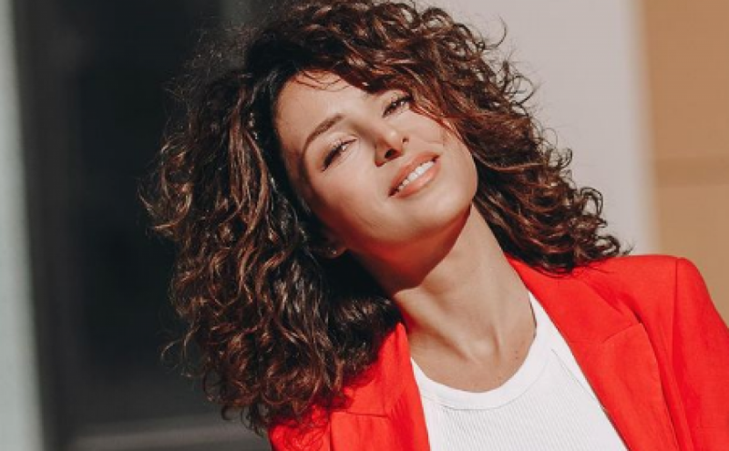 Злата Огневич  на архивном фото показала, каким  была ребенком