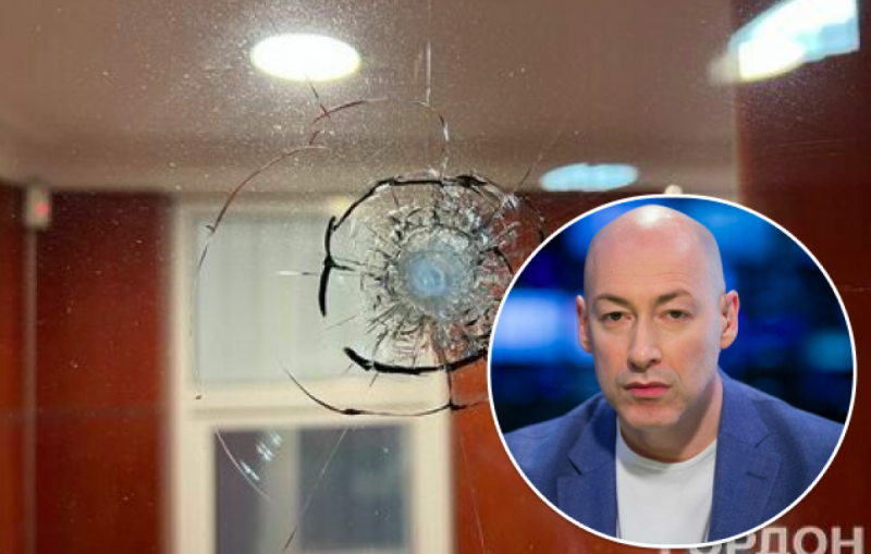 В Киеве обстреляли офис журналиста Дмитрия Гордона