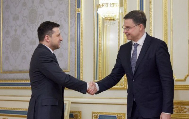 Євросоюз надасть Україні перший транш на 600 млн євро - Зеленський