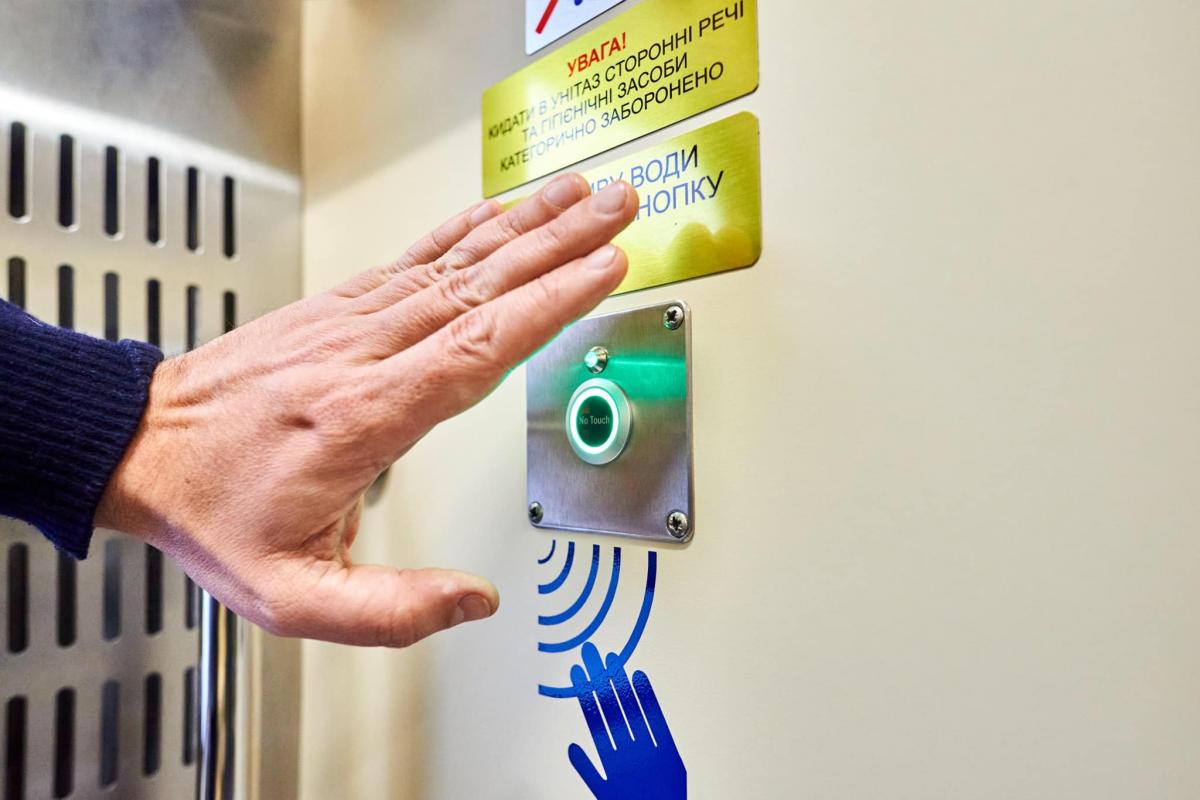 Вакуумні туалети з сенсорними кнопками зливу: Укрзалізниця запустила нові вагони