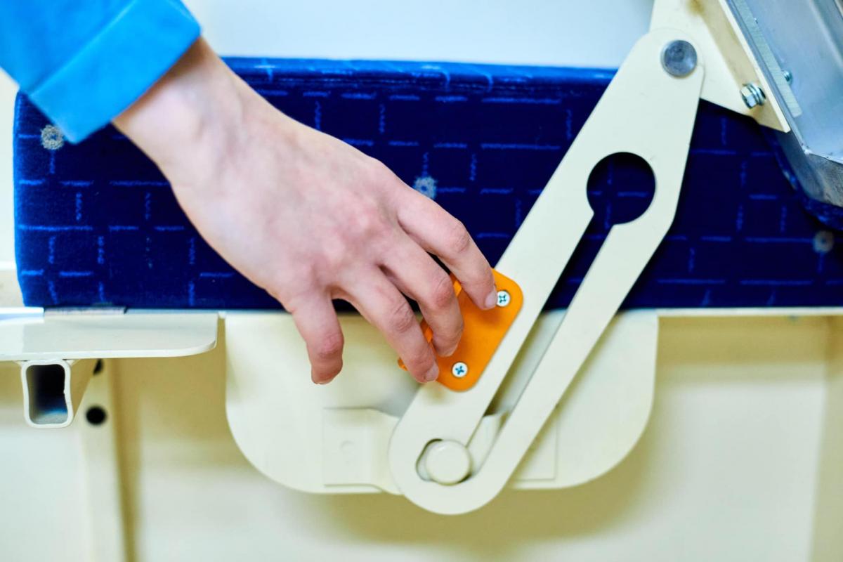 Вакуумні туалети з сенсорними кнопками зливу: Укрзалізниця запустила нові вагони