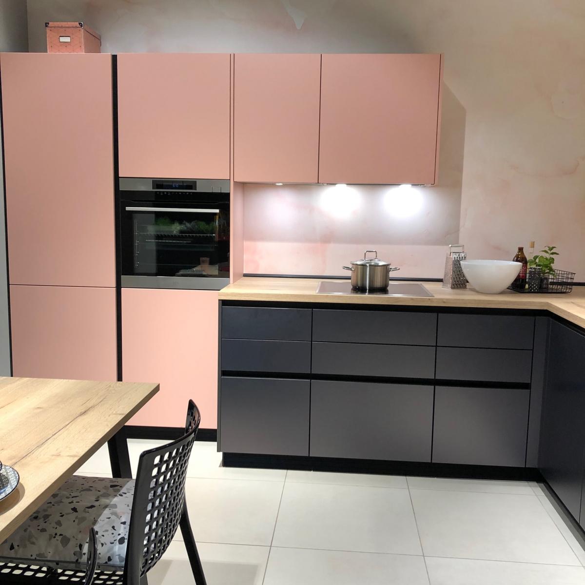 Стане улюбленим куточком в будинку: наймодніші кольори для кухні в 2022 році Стане улюбленим куточком в будинку: наймодніші кольори для кухні в 2022 році