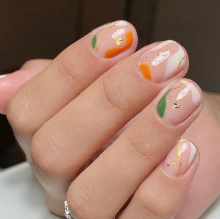 Модний манікюр 2022 з ефектом омолодження Модний манікюр 2022 з ефектом омолодження