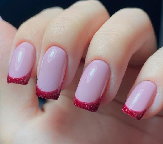 Модний френч 2022 з ефектом омолодження Модний френч 2022 з ефектом омолодження