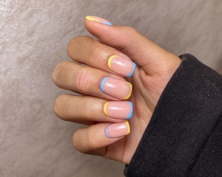 Модний френч 2022 з ефектом омолодження Модний френч 2022 з ефектом омолодження