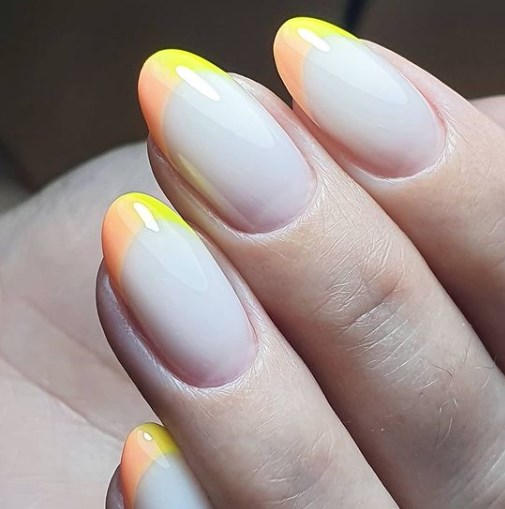 Модний френч 2022 з ефектом омолодження Модний френч 2022 з ефектом омолодження