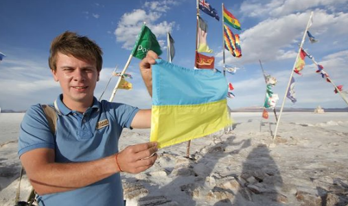 Дмитрий Комаров и Мир наизнанку поддержали Украину Дмитрий Комаров и Мир наизнанку поддержали Украину