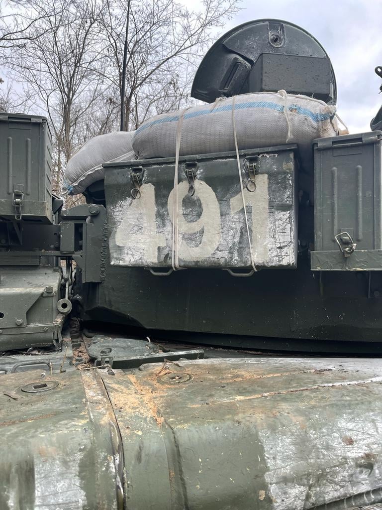 Покинута росіянами колона військовї техніки на Полтавщині Покинута росіянами колона військовї техніки на Полтавщині