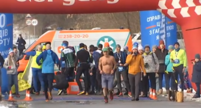 58-річний спортсмен пробіг 42 км в одних шортах