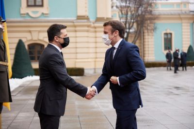 "Не йду на поводу у моди": Макрон різко відповів на питання приїхати до Києва