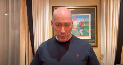 Російський дідусь хоче відновити СРСР, тому що у нього тоді ще стояв