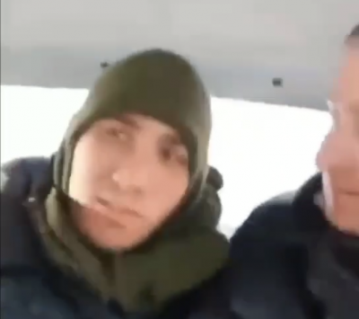 Мужики з села на Сумщині пов'язали військового РФ: він сказав 'Слава Україні - Героям Слава!'
