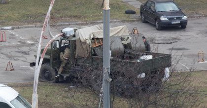 Одетые в форму ВСУ диверсанты на Оболони в Киеве обезврежены, катается одна единица бронетехники