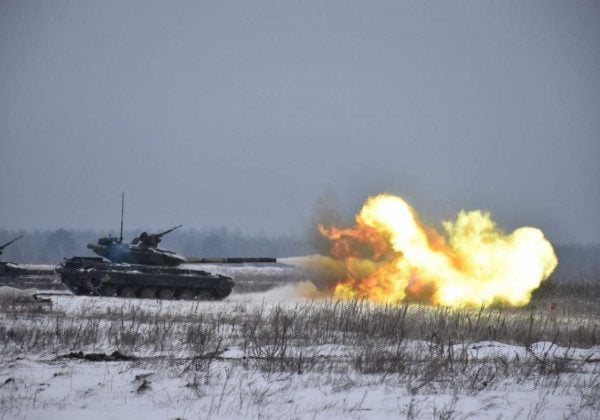 Танки, вертольоти і ураження противника: ЗСУ показали потужні кадри підготовки до зустрічі з ворогом