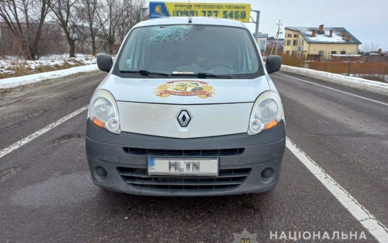 Под Львовом арматура оторвалась от грузовика и пробила голову женщине