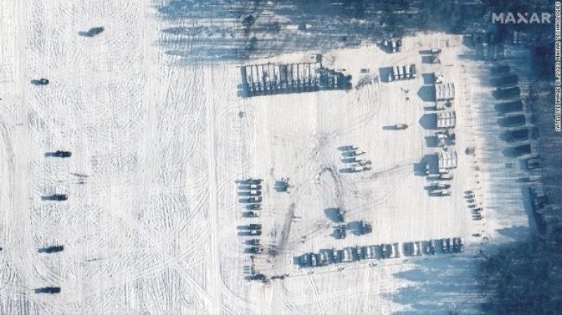 Військова техніка в Білорусі підійшла до кордону України: нові знімки