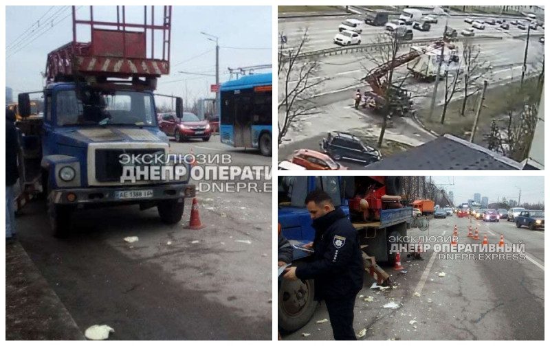 От сильного удара полетели вниз: в Днепре грузовик сбил коммунальщиков с автовышки – видео