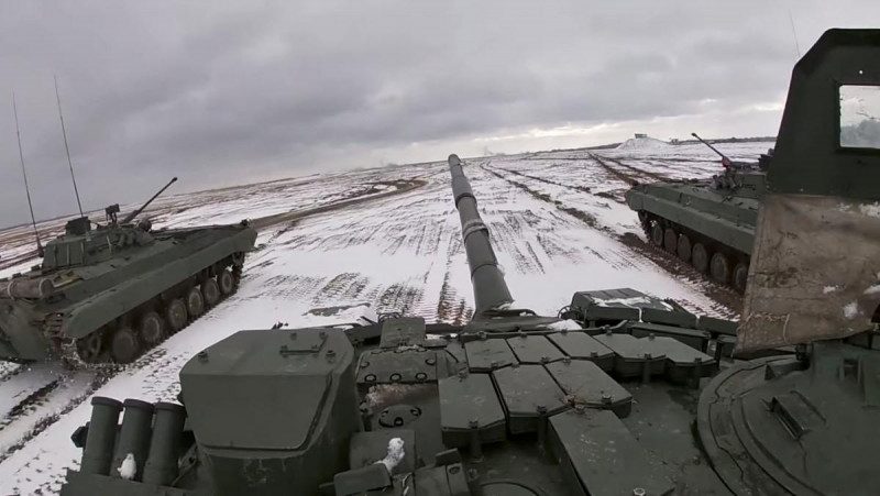 Россия окружила Украину, вторжение может начаться с трех направлений — CNN