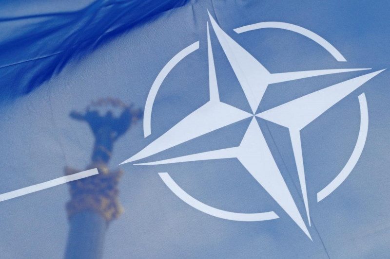 Закрытое небо: самолетов НАТО не должно быть в воздушном пространстве Украины - Столтенберг