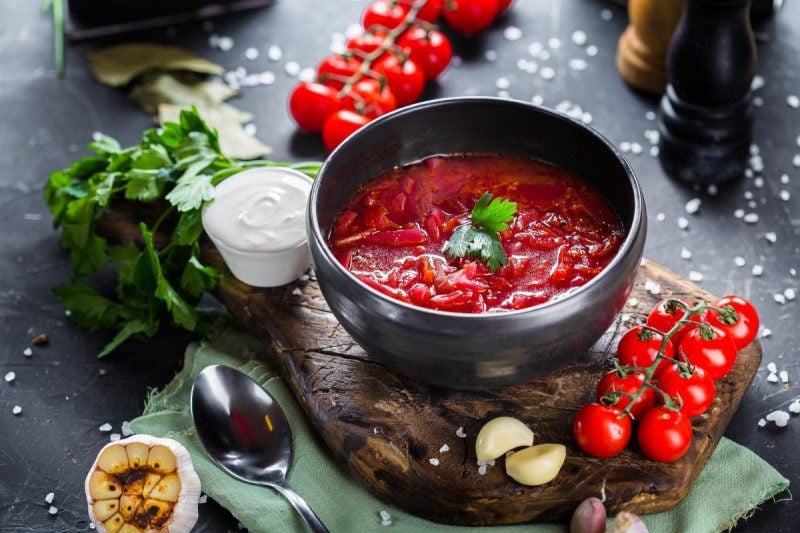 Самый вкусный красный борщ с одним секретным ингредиентом, который сделает блюдо насыщенно красным