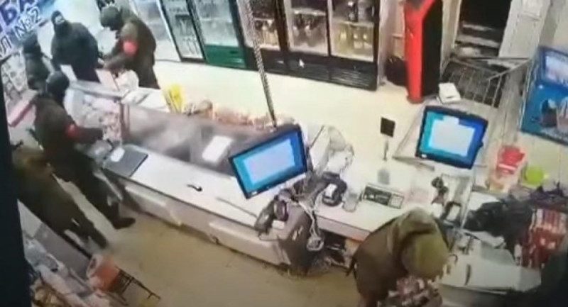 На Сумщине русские оккупанты злостно мародерствовали в магазине