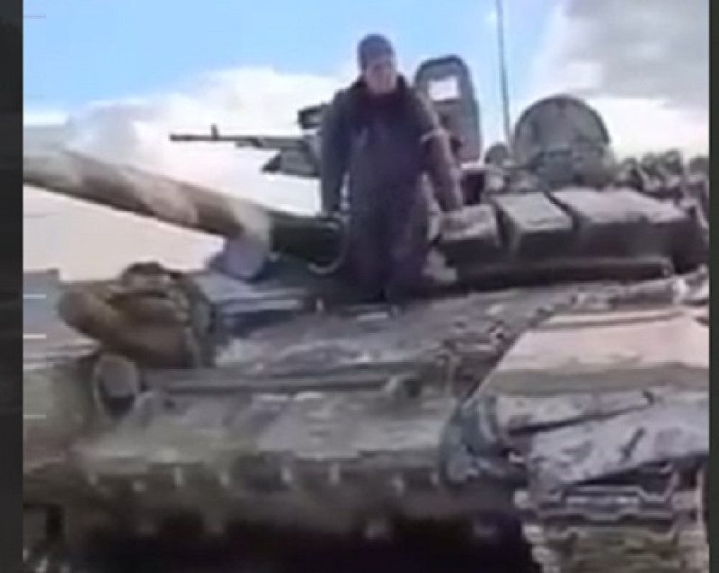 Обстріл Херсона: снаряди вдарили у два житлових будинки