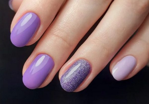 Бузковий манікюр весна 2022