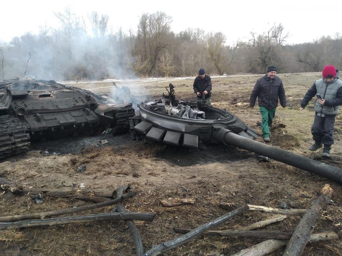 Розгромлена російська техніка на Сумщині Розгромлена російська техніка на Сумщині