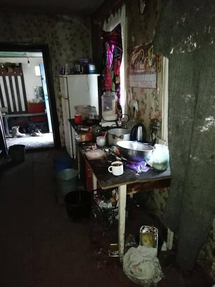 Окупанти загадили будинок українців на Сумщині Окупанти загадили будинок українців на Сумщині