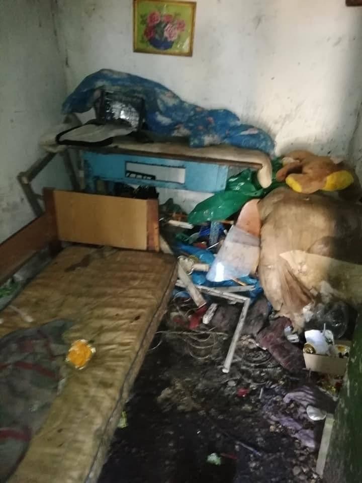 Окупанти загадили будинок українців на Сумщині Окупанти загадили будинок українців на Сумщині